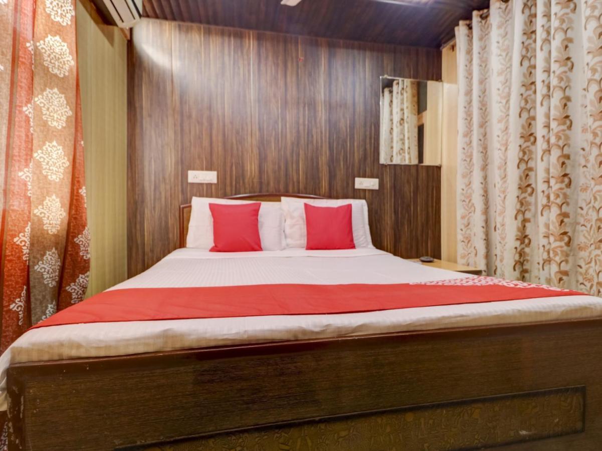 Oyo 77454 Hotel Prince Palace Patiāla Eksteriør billede
