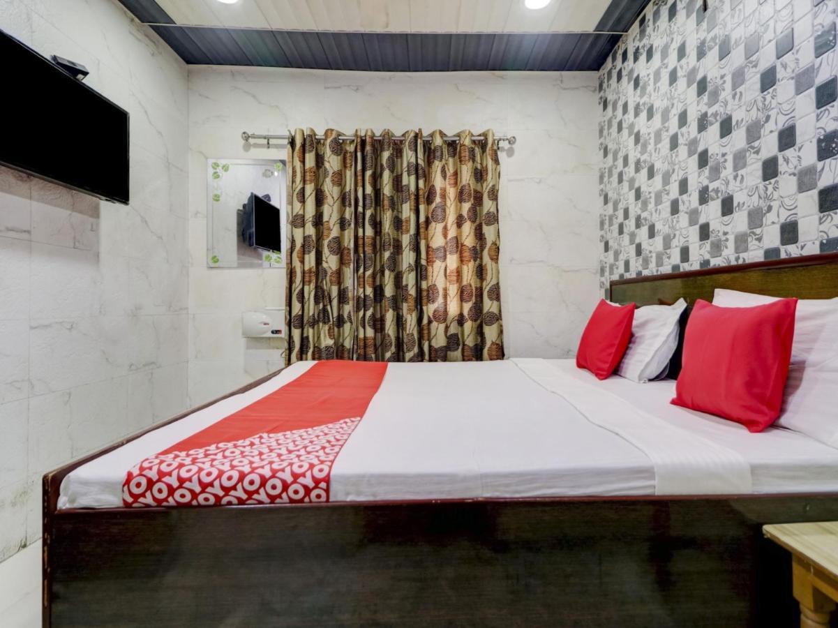 Oyo 77454 Hotel Prince Palace Patiāla Eksteriør billede
