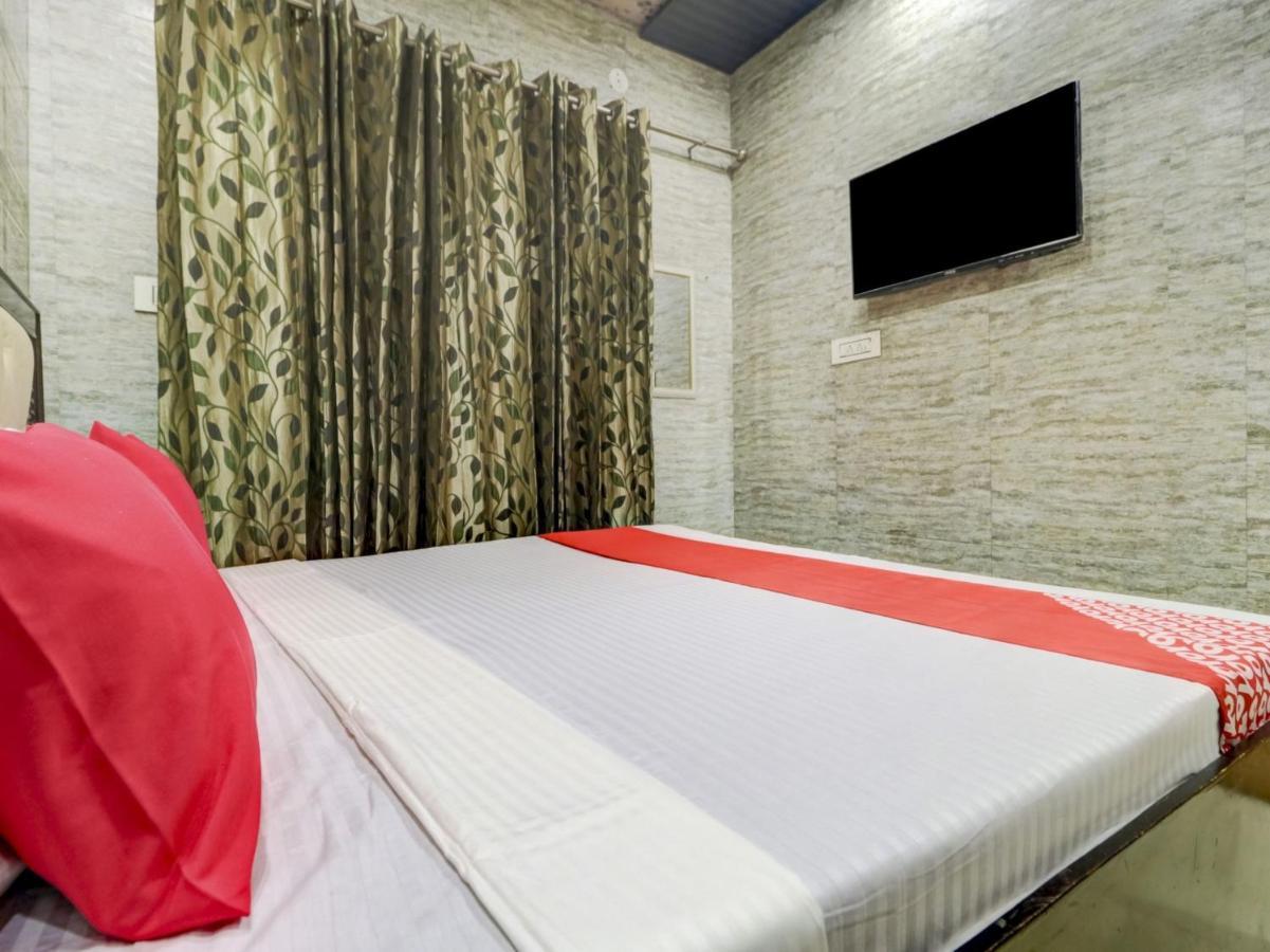 Oyo 77454 Hotel Prince Palace Patiāla Eksteriør billede