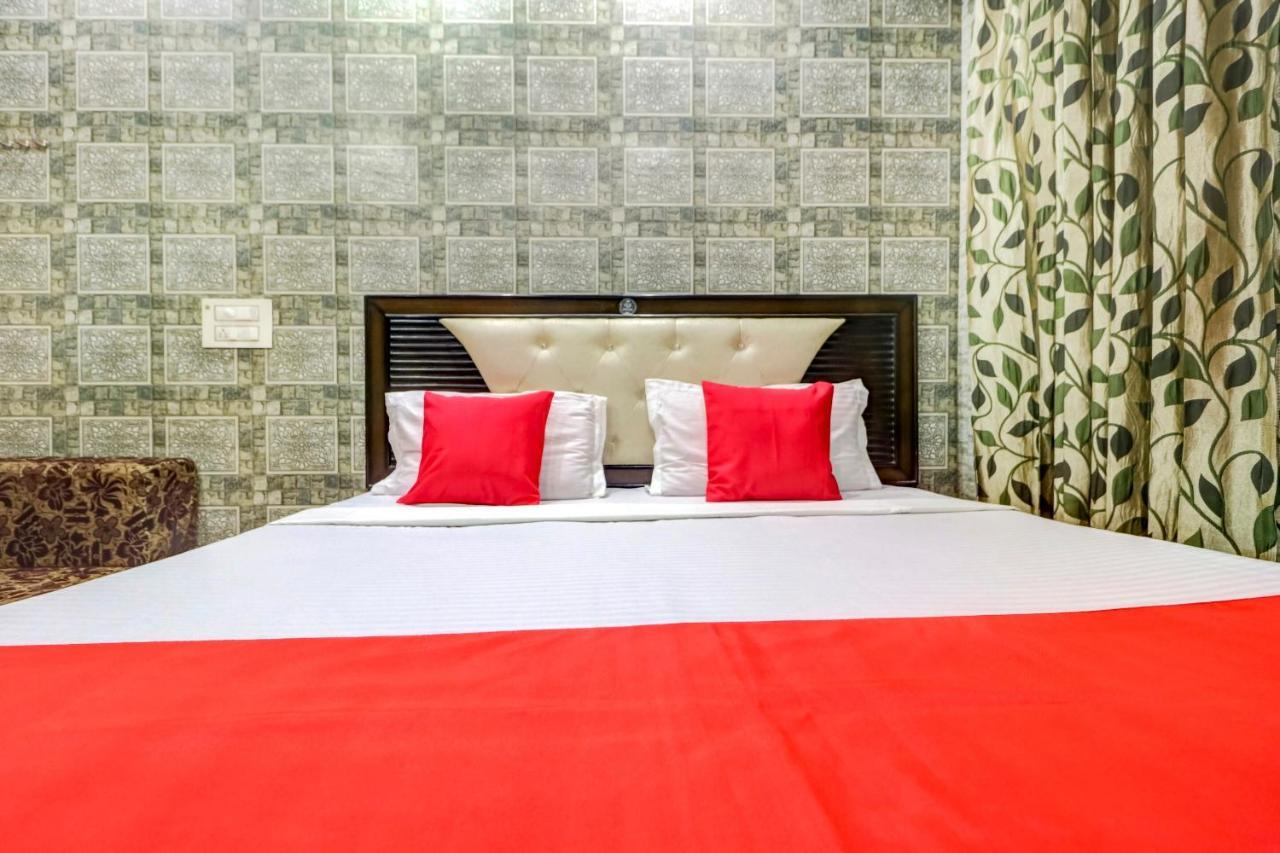 Oyo 77454 Hotel Prince Palace Patiāla Eksteriør billede